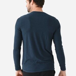Vuori Men's Long Sleeve Tee - Navy Blue